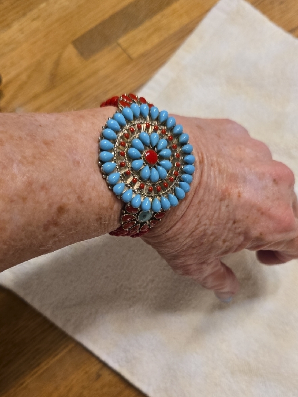 Source Unknown Red and Turquoise Beaded Medallion Bracelet - Picture 3 of 3